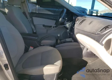 2013 Kia Forte Lx z USA, uszkodzony, nr VIN KNAFT4A28D5737025